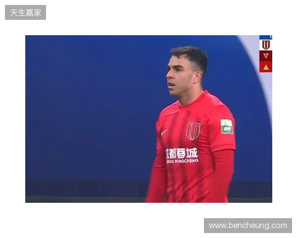 半场-成都蓉城暂0-0青岛海牛 罗慕洛、韦世豪中柱 韦林顿失良机